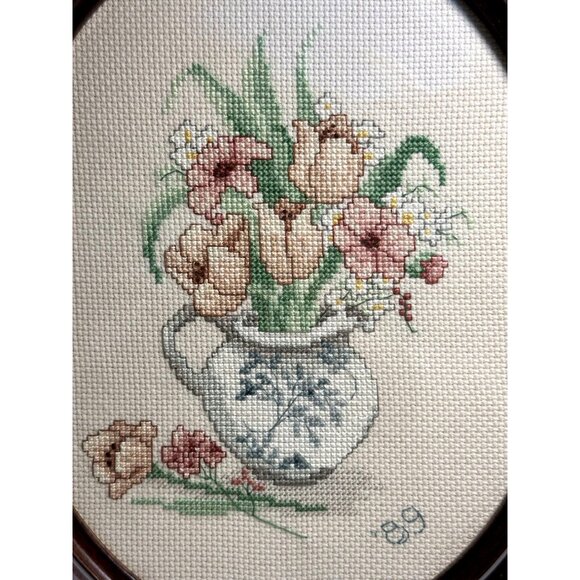 Oval Professional Framed Cross Stitch Needle Point Floral Vase Art Wood '89 Ohio - Picture 2 of 10